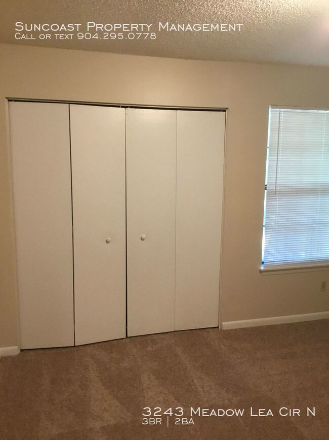 Building Photo - 3 Bedroom 2 Bathroom Home with Garage!
