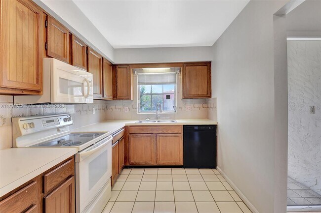 Foto del edificio - 1472 SW 26th Ave