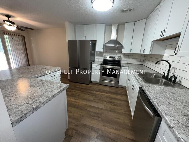 Foto del edificio - 4517 Woodland Ave