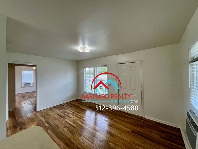 Foto del edificio - Available: Charming 2 Bedroom 1 Bath with ...