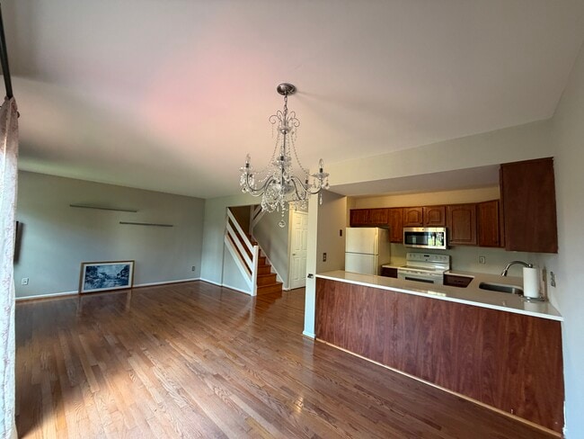 Building Photo - 727 Jacques Cir