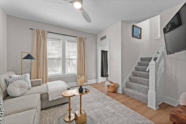 Foto del edificio - 4223 Bridge Ave