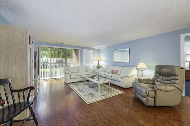 Foto principal - 8 9th St