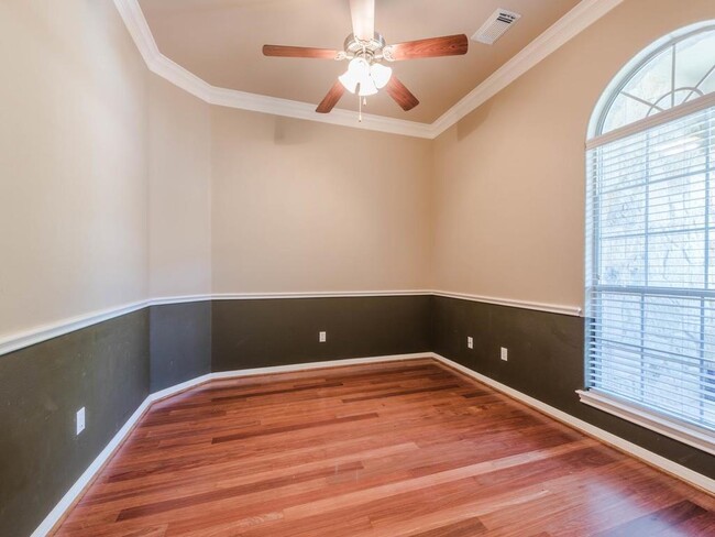 Building Photo - 1007 Savanna Ln