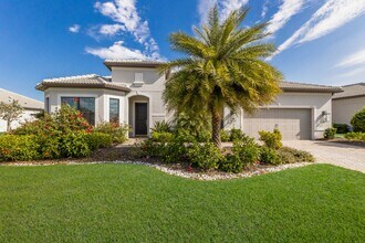 Building Photo - 712 Sigsbee Loop