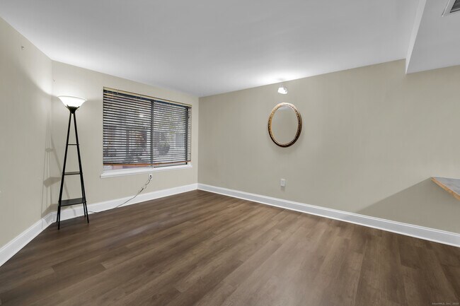 Building Photo - 1 Front St