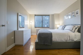 Building Photo - 180 W 90th St
