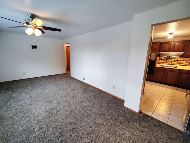 Foto del edificio - *Updated & Charming 2BD/2BA Single Family ...