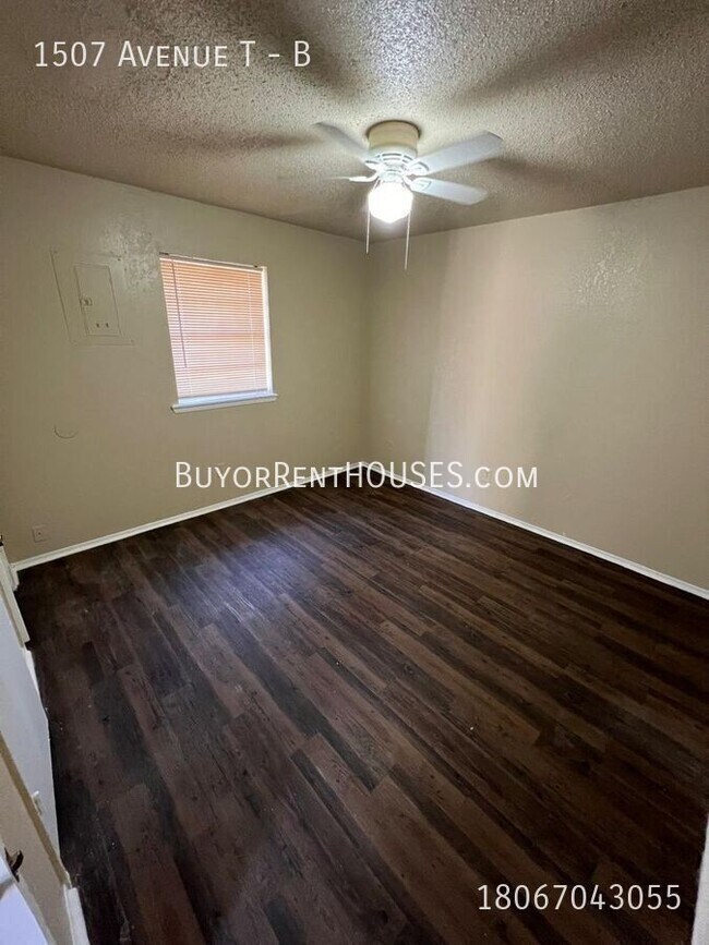 Foto del edificio - $499 Move-In Special (+ admin fee) + $0 De...