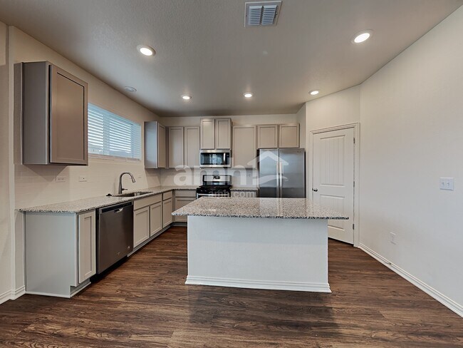 Building Photo - 2715 Spencebrook