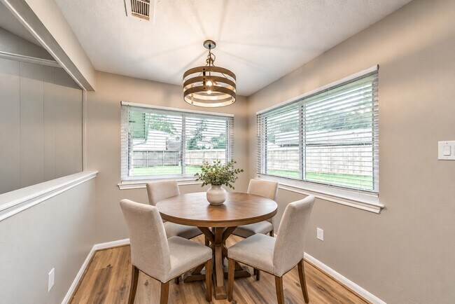 Foto del edificio - 24615 Shellbrook Dr