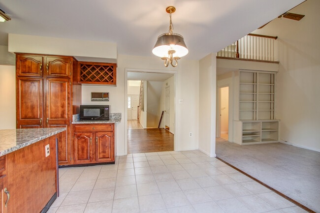 Photo - 7403 Crestberry Ln House