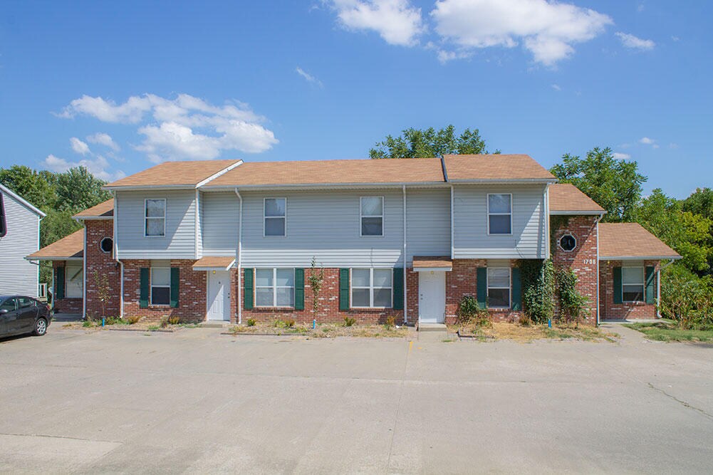 Primary Photo - 1706 Parkside Dr