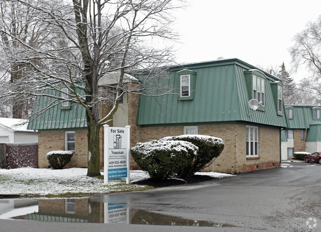 Building Photo - Whitmer Woods
