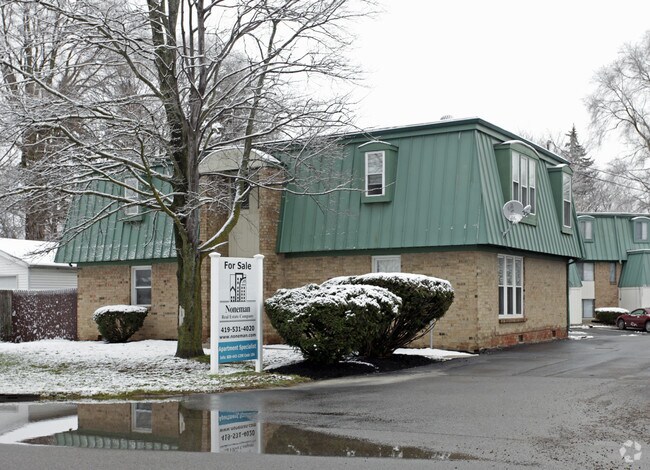 Foto del edificio - Whitmer Woods