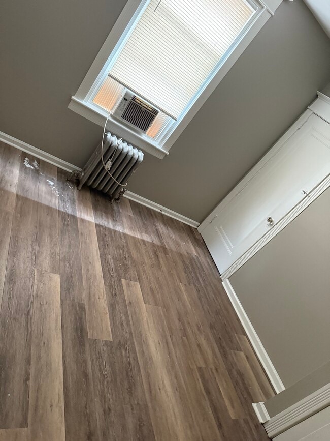 Building Photo - 5048 Gainor Rd