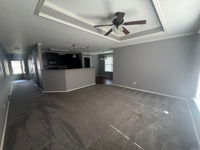 Building Photo - 200 Wildflower Dr
