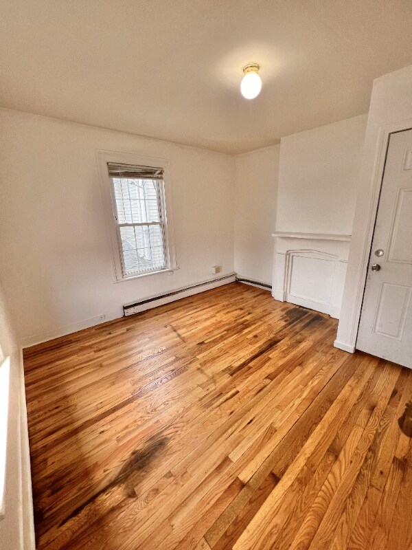 202 Harral Ave Unit 2, Bridgeport, CT 06604 Room for Rent in