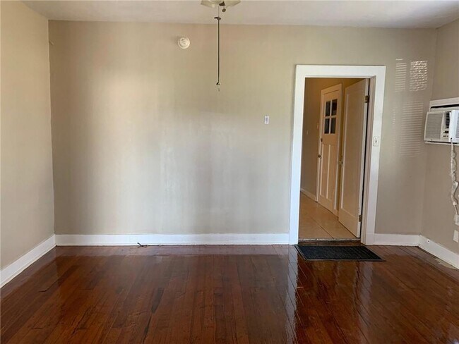 Foto del edificio - 8327 Oleander St