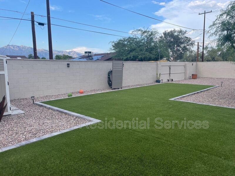 Foto principal - 4831 E Hampton St