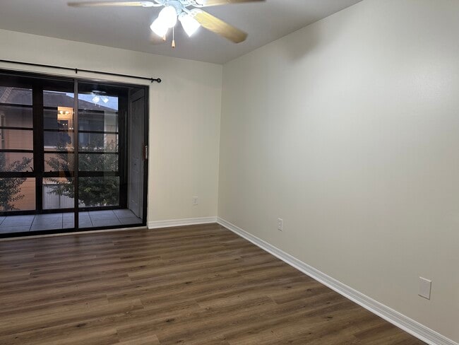 Foto del edificio - 6019 Scotchwood Gln