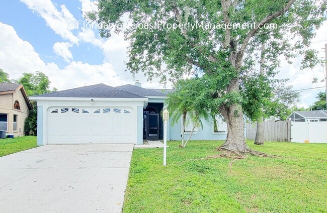 CUTE 3 BEDROOM/2 BATH HOME WITH LARGE FENC... - CUTE 3 BEDROOM/2 BATH HOME WITH LARGE FENC...