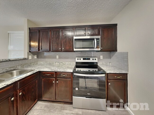 Foto del edificio - 3916 Golden Horn Ln