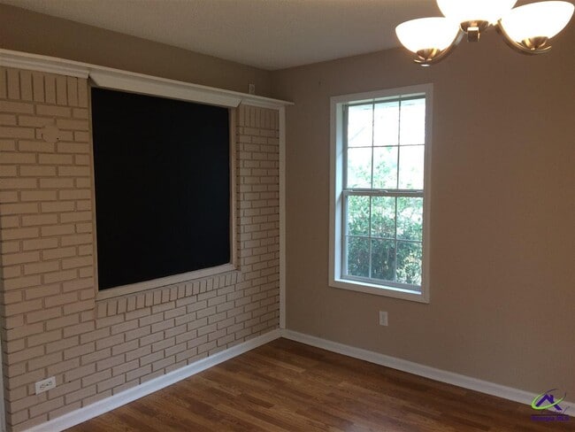 Building Photo - 138 Salem Dr