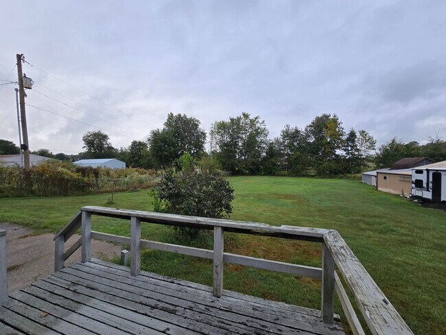 Foto del edificio - Charming 3-Bedroom Home with Spacious Yard and Modern Updates