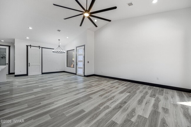 Building Photo - 2755 W Villa Loop