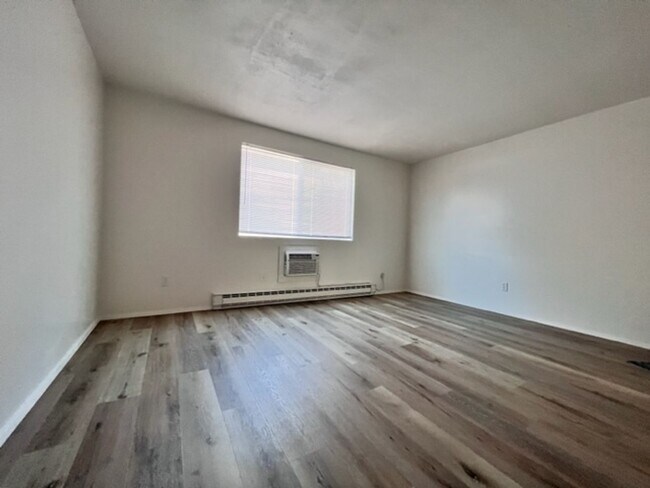 Foto del edificio - 512 W Idaho Ave