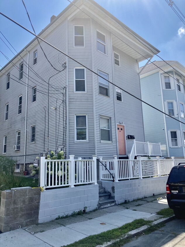 Photo - 16 Woodlawn St (New Bedford, MA)