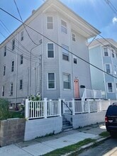 Building Photo - 16 Woodlawn St