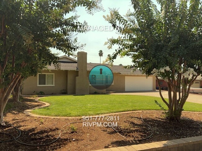 Building Photo - YOUR DREAM HOME AWAITS IN RIVERSIDE!! WATE...