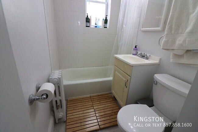 Foto del edificio - 1481 Beacon St
