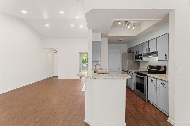 Foto del edificio - 6000 Shepherd Mountain Cove