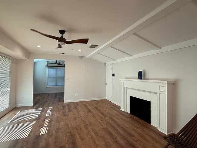 Foto del edificio - 9300 S 10th Ave