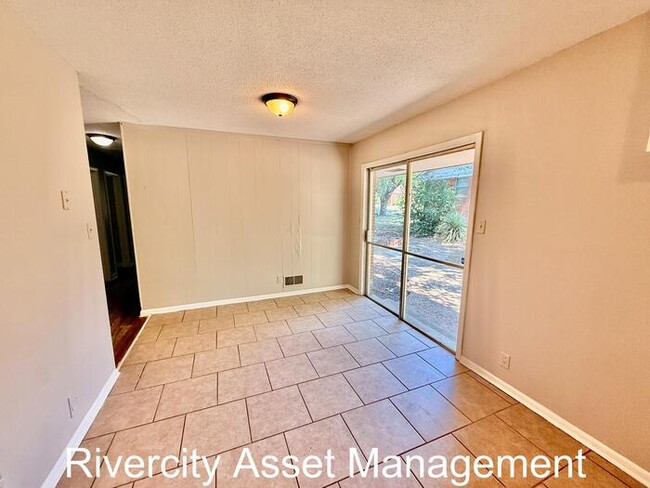 Building Photo - GREAT PRICE & NEWLY RENOVATED HOME IN WHITEHAVEN!!!!!!!!