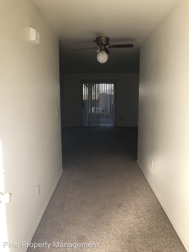 Building Photo - 869 Cally Ct