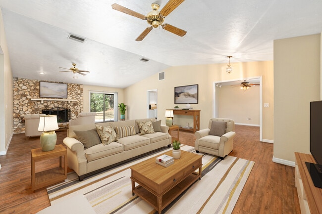 Building Photo - 3963 SE 17th Pl