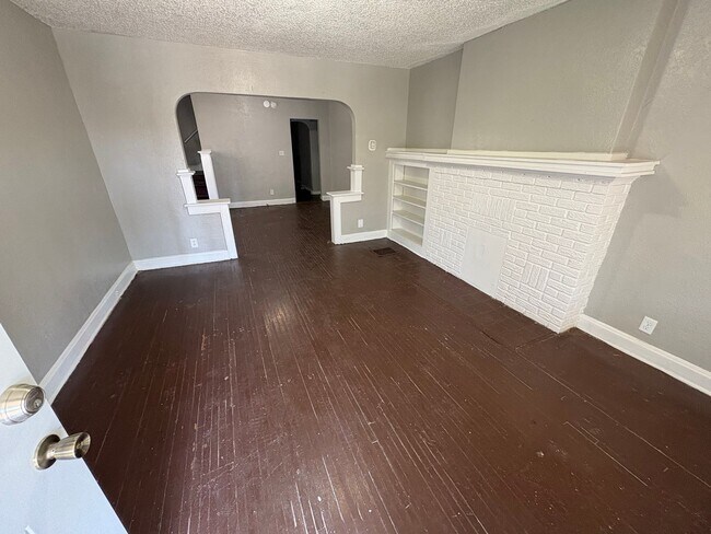 Foto del edificio - 1320-1322 East 23rd Avenue