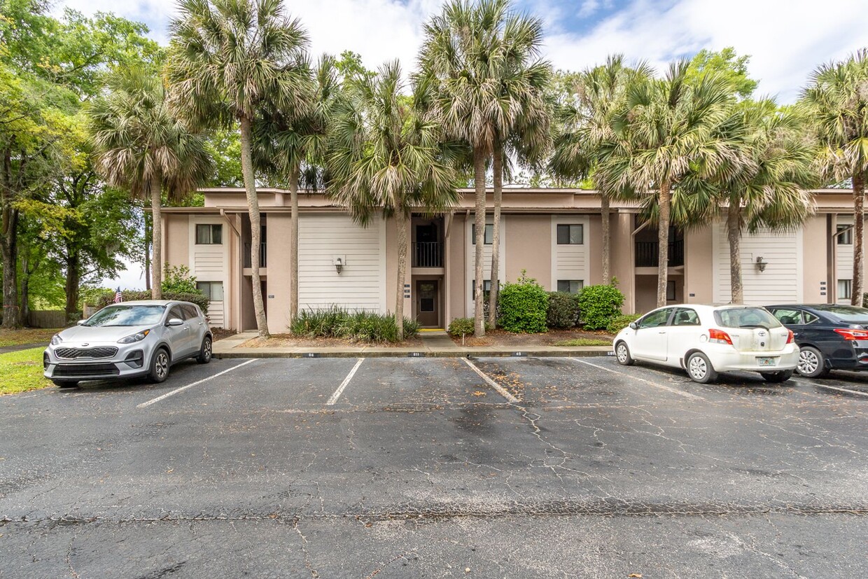Primary Photo - 2849 SW 32nd Ave Paddock Oaks Condos