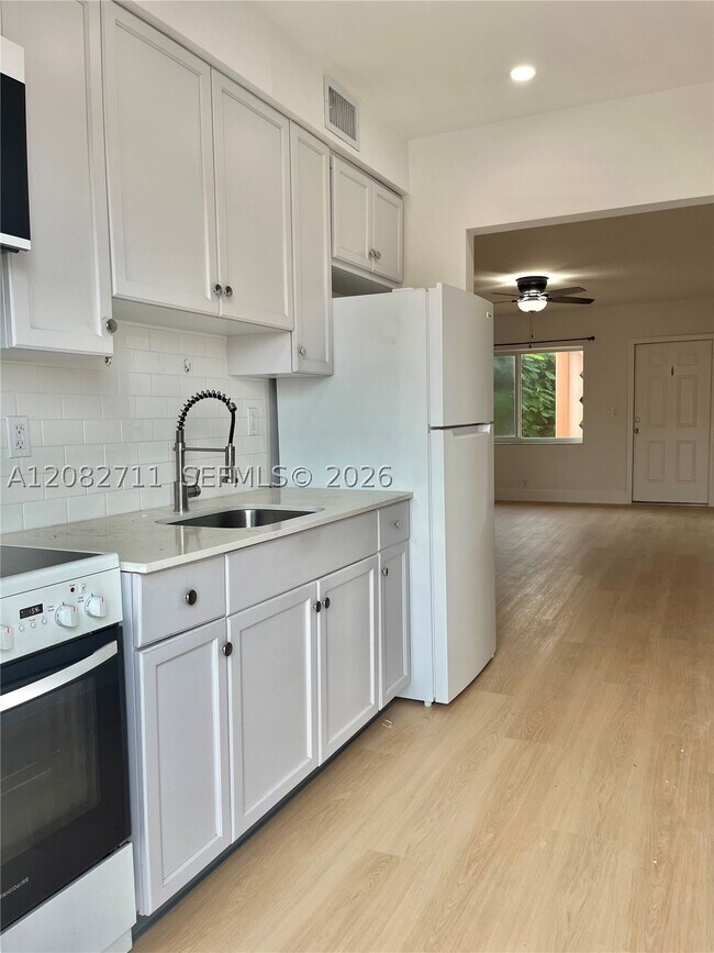 Foto del edificio - 3401 SW 11th St