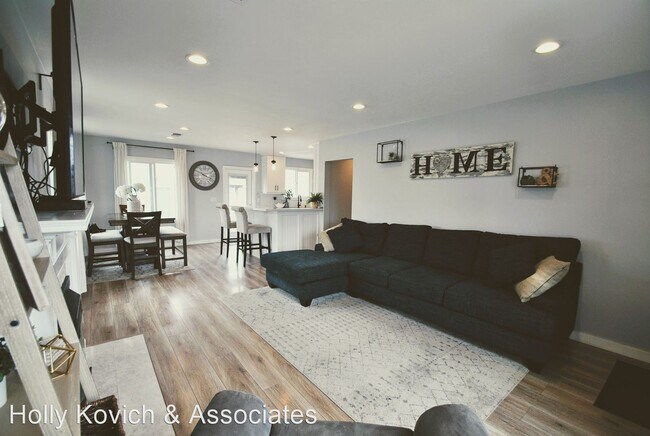 Building Photo - 3 br, 1.5 bath House - 5335 E. Carita St.