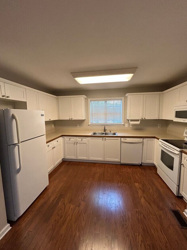 Foto del edificio - Spacious Ranch in Great Location!!!