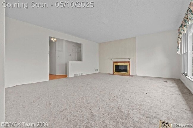 Building Photo - 25152 Fairway Dr