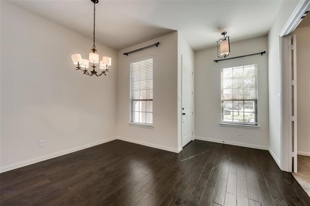 Foto del edificio - 225 E Spring Valley Rd