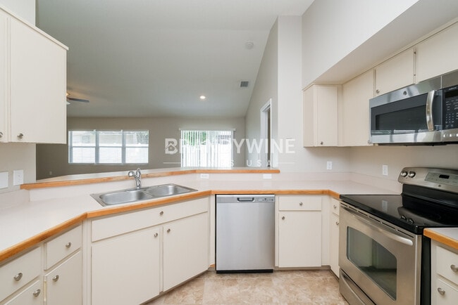 Building Photo - 4608 Whitetail Ln