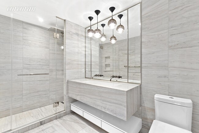 Foto del edificio - 135 W 52nd St