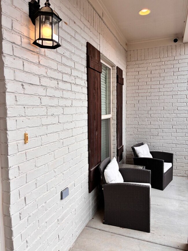 Foto del edificio - 4 bed 4.5 bath unit in West End neighborhood!
